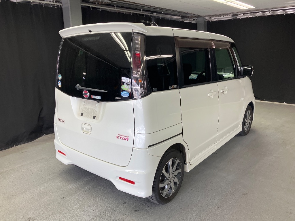 NISSAN ROOX