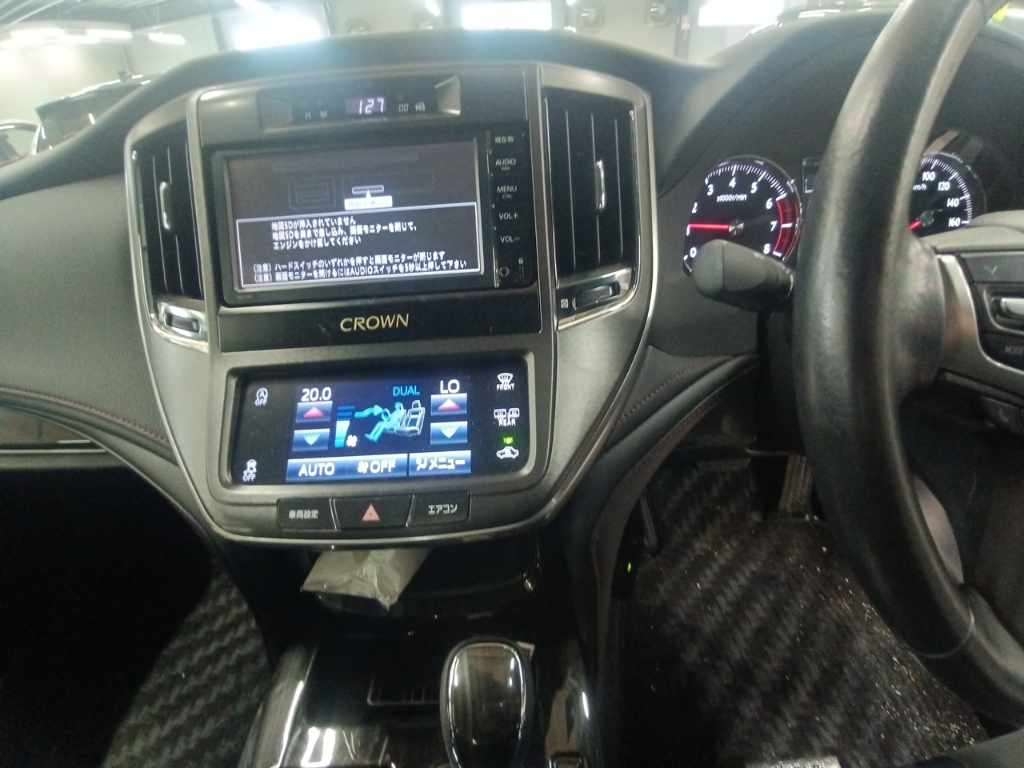 TOYOTA CROWN