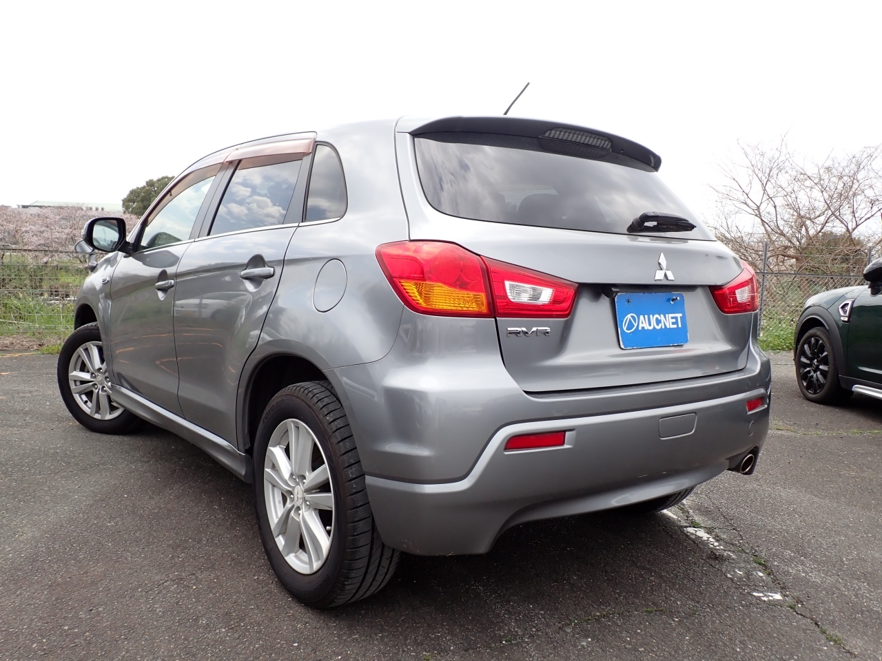 MITSUBISHI RVR