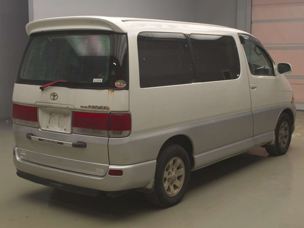 TOYOTA HIACE REGIUS