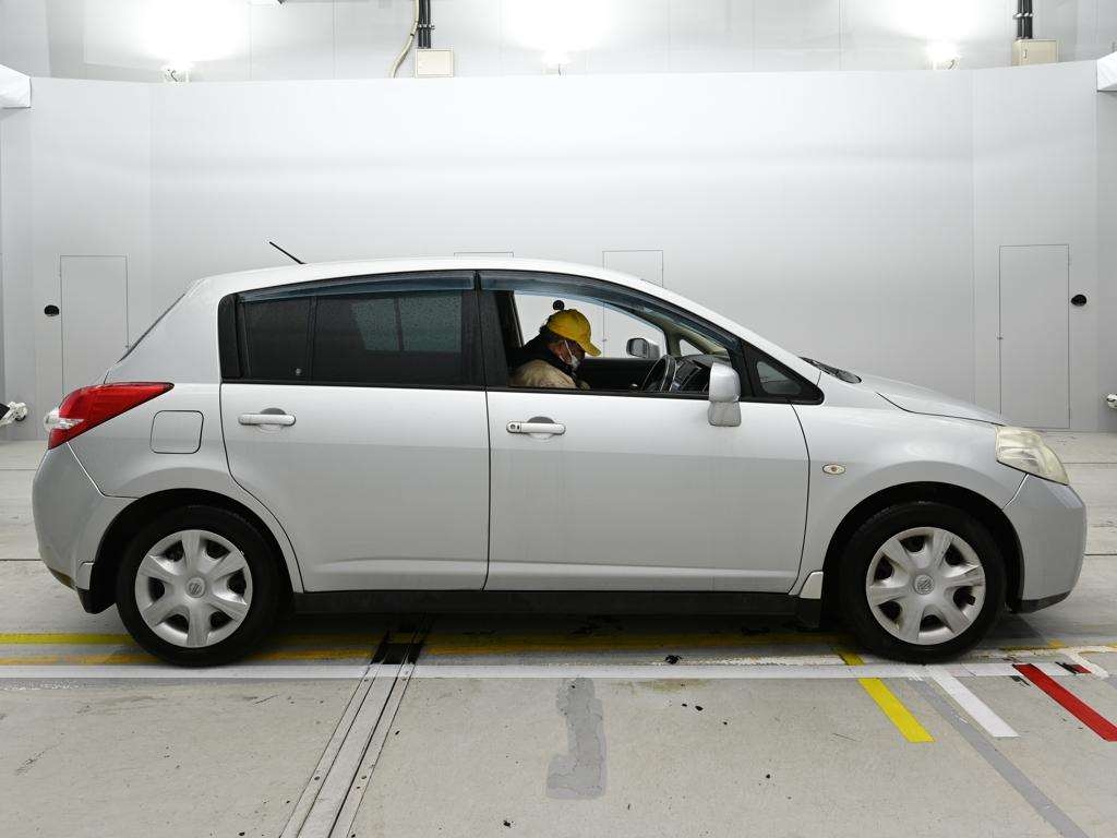NISSAN TIIDA