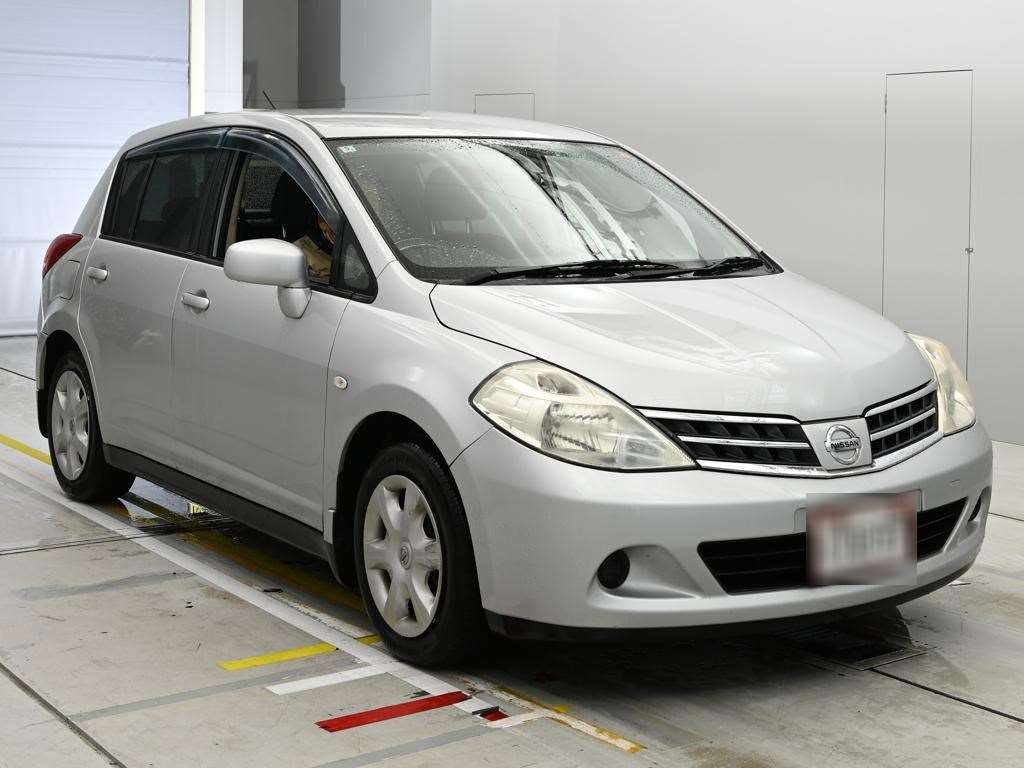 NISSAN TIIDA