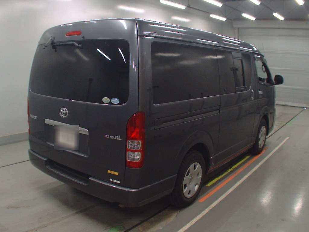 TOYOTA REGIUS ACE