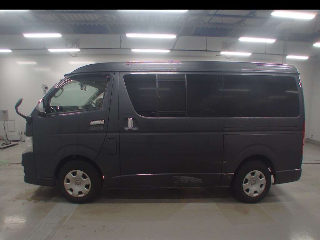 TOYOTA REGIUS ACE