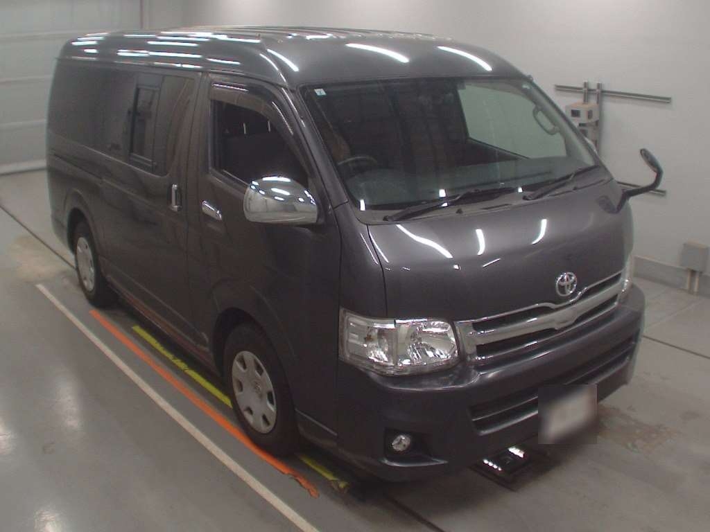 TOYOTA REGIUS ACE