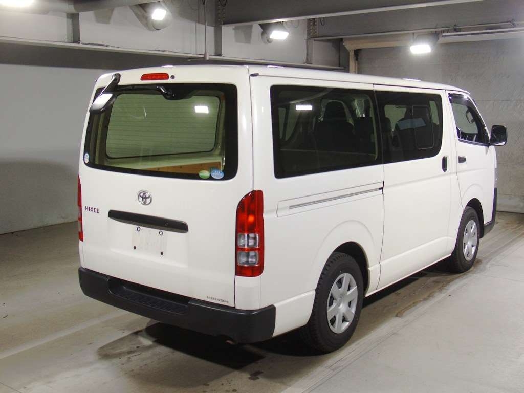 TOYOTA REGIUS ACE