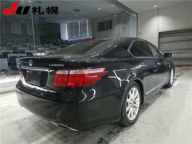 LEXUS LS600H