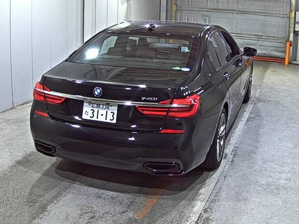 BMW 7-SERIES
