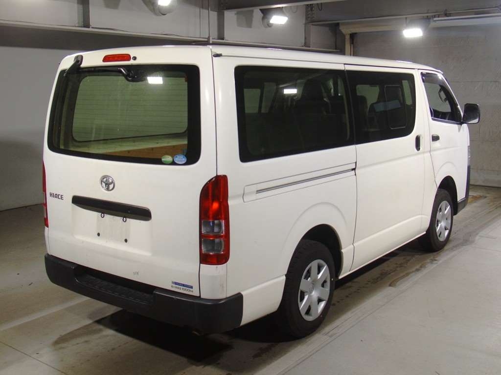 TOYOTA REGIUS ACE