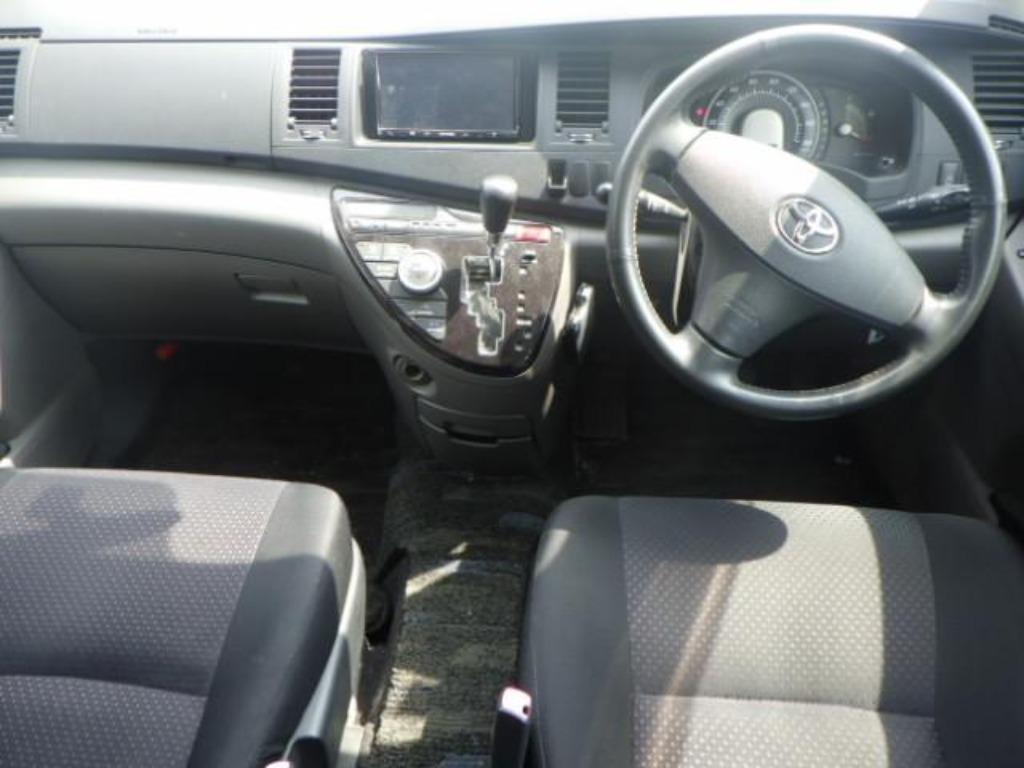 TOYOTA ISIS