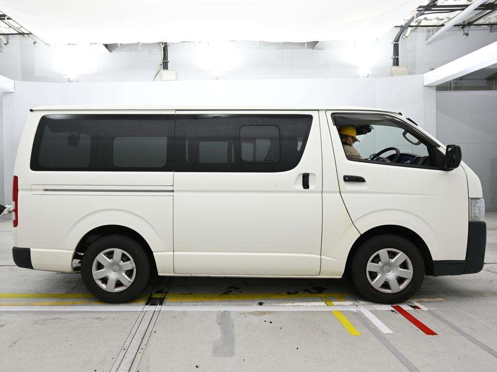 TOYOTA REGIUS ACE