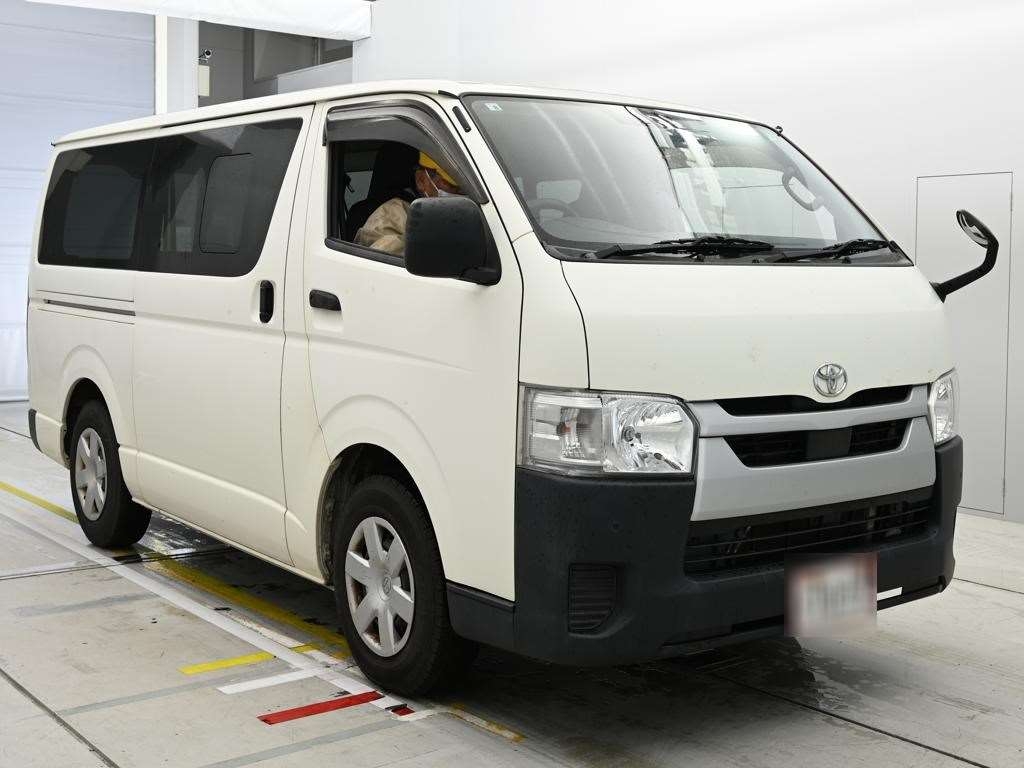 TOYOTA REGIUS ACE