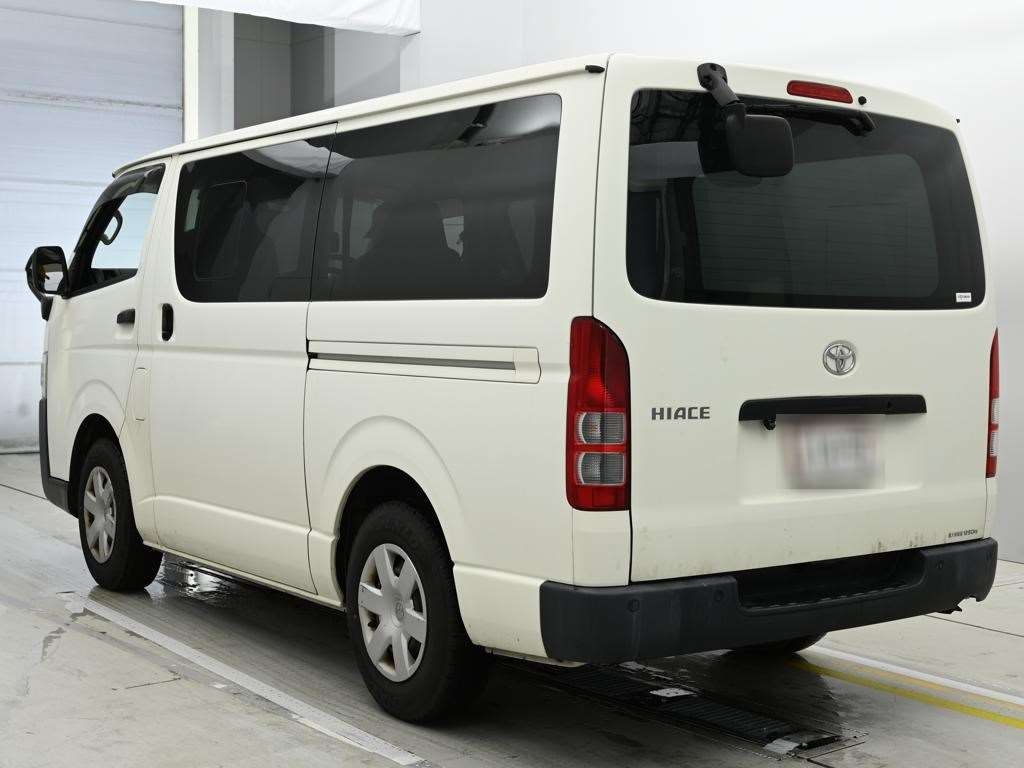 TOYOTA REGIUS ACE