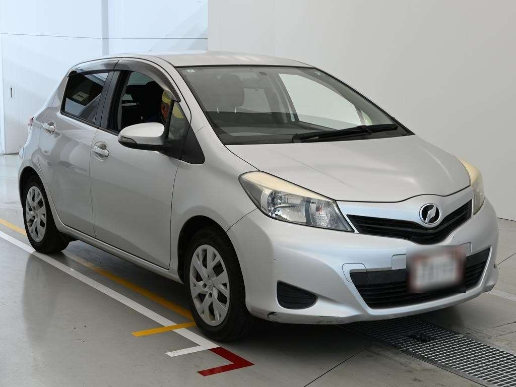 TOYOTA VITZ