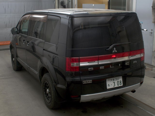 MITSUBISHI DELICA D:5
