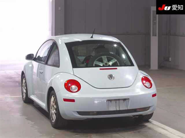 VOLKSWAGEN BEETLE