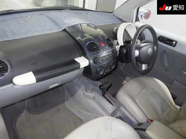 VOLKSWAGEN BEETLE