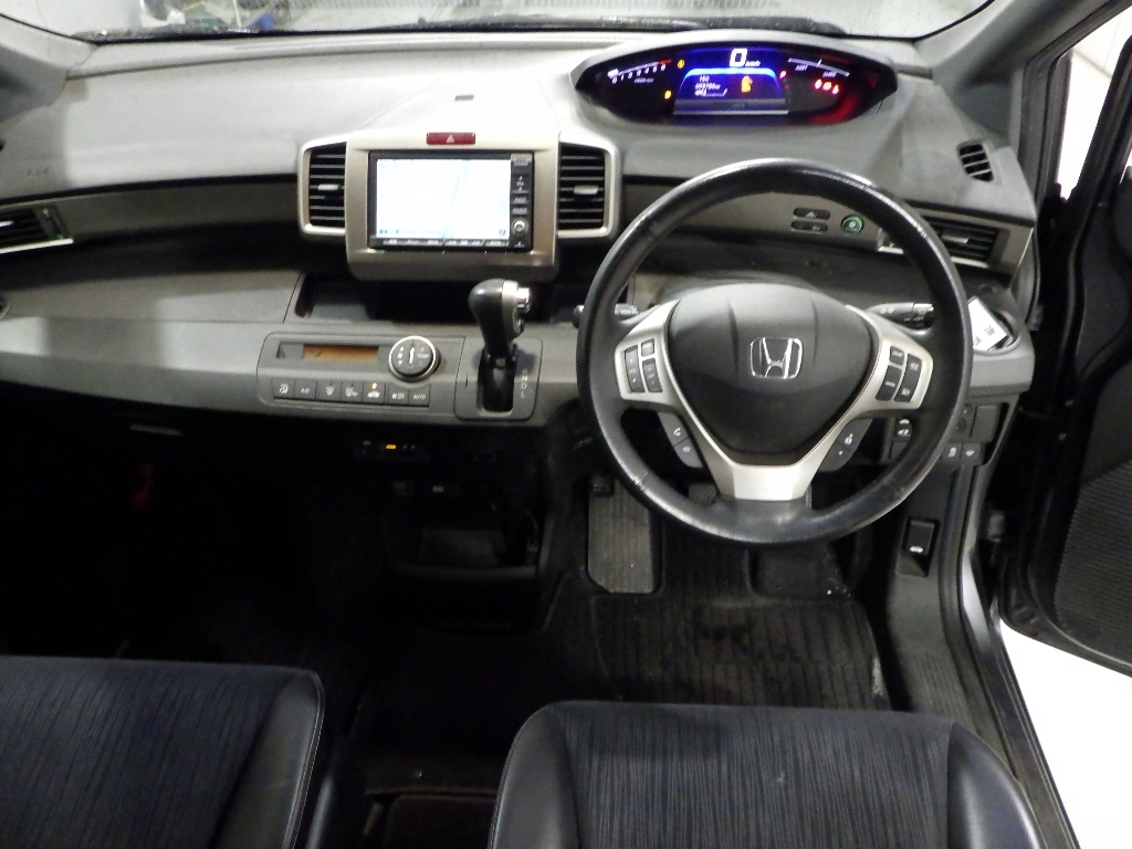 HONDA FREED SPIKE