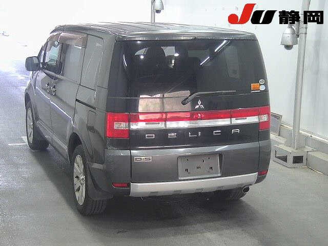 MITSUBISHI DELICA D:5