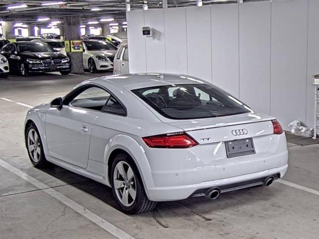 AUDI TT