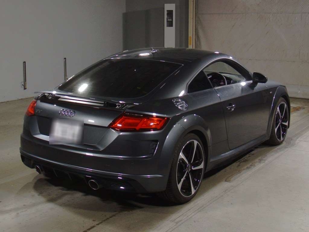 AUDI TT