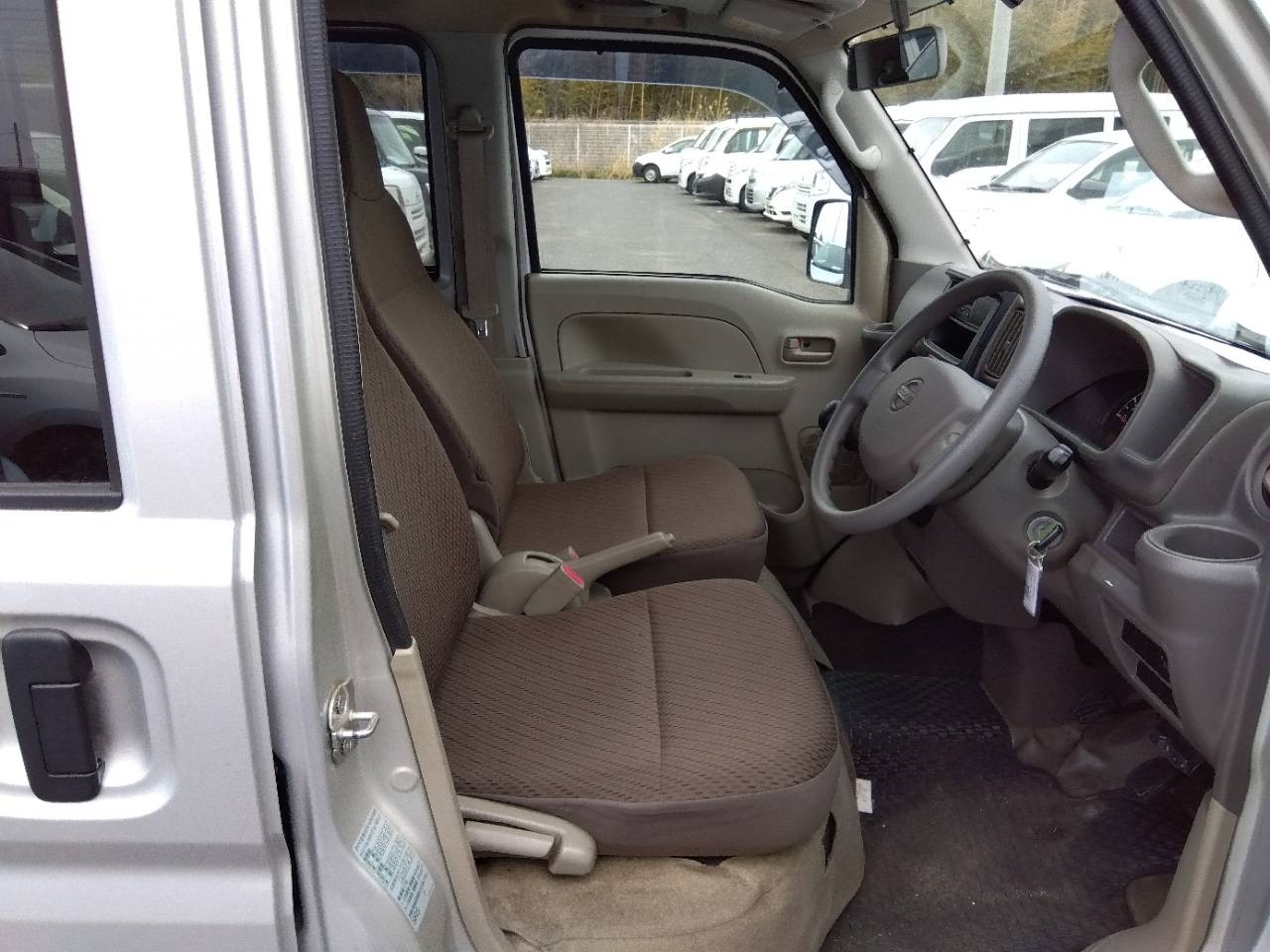 NISSAN NV100 CLIPPER