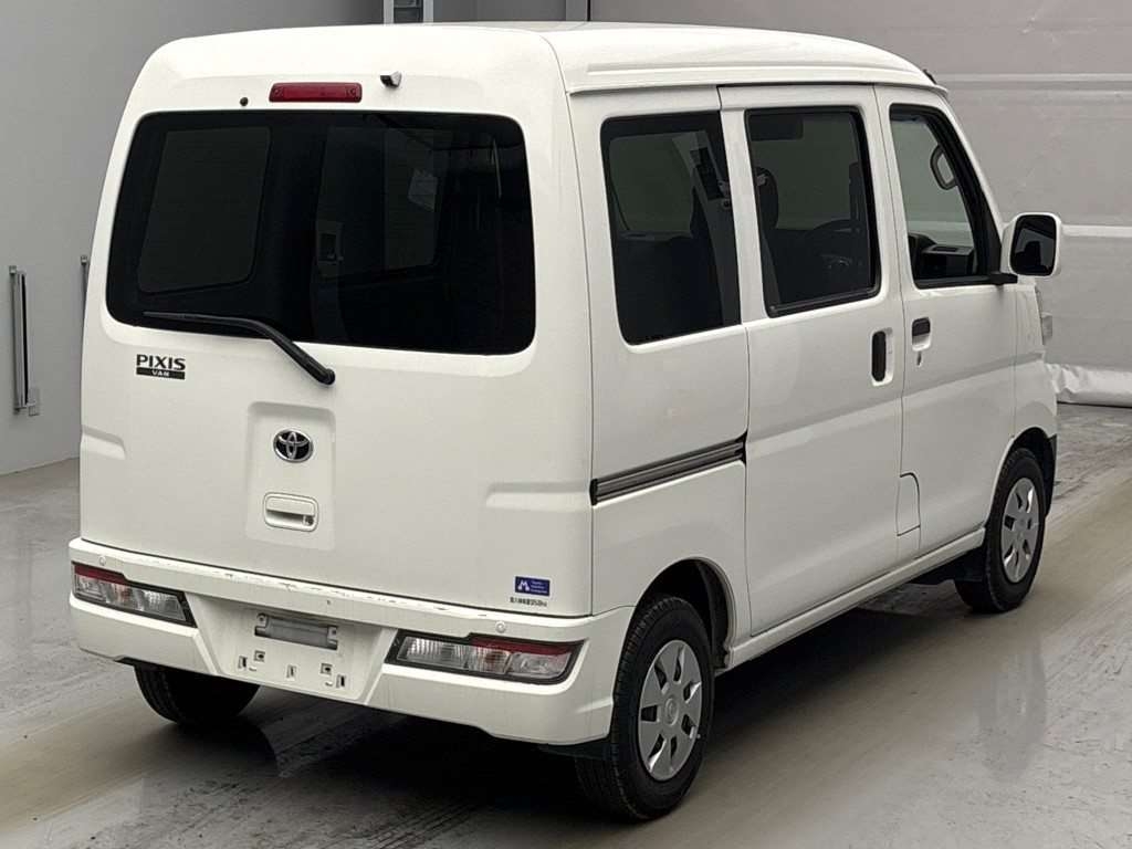 TOYOTA PIXIS VAN