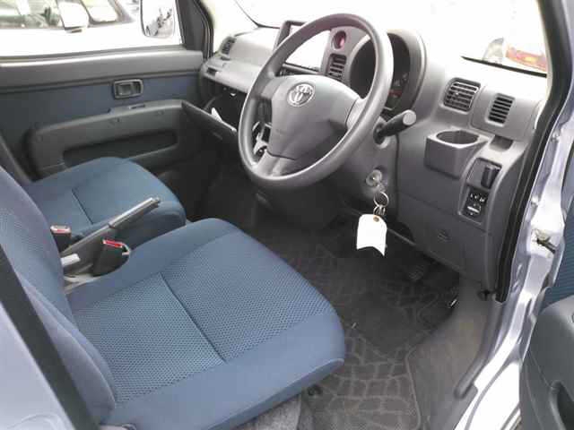 TOYOTA PIXIS VAN