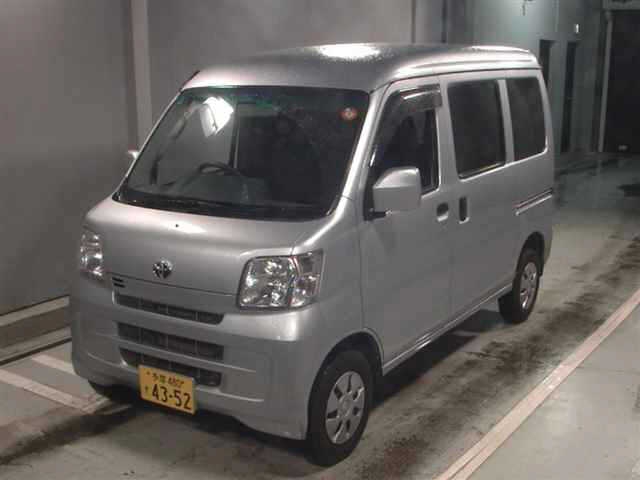 TOYOTA PIXIS VAN