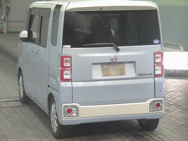 DAIHATSU WAKE