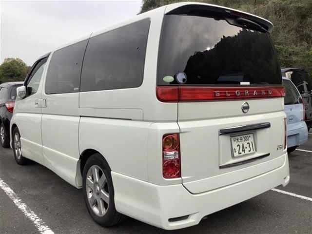 NISSAN ELGRAND