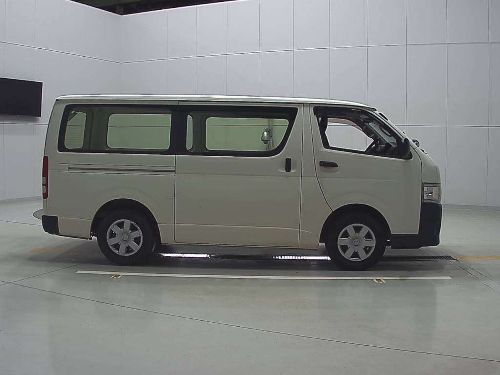 TOYOTA REGIUS ACE