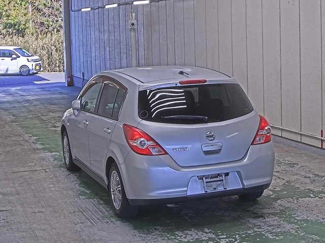 NISSAN TIIDA
