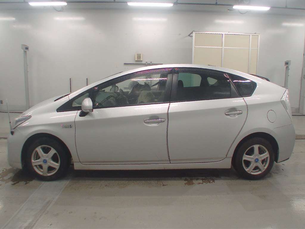 TOYOTA PRIUS PHV