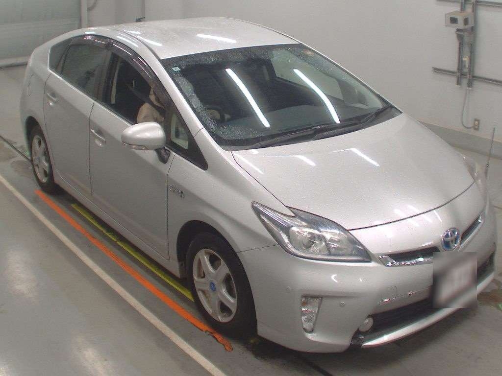 TOYOTA PRIUS PHV