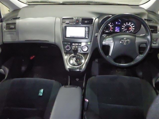 TOYOTA MARK X ZIO