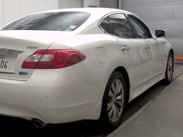 NISSAN FUGA