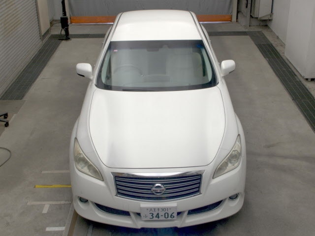 NISSAN FUGA