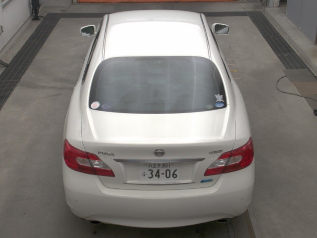 NISSAN FUGA