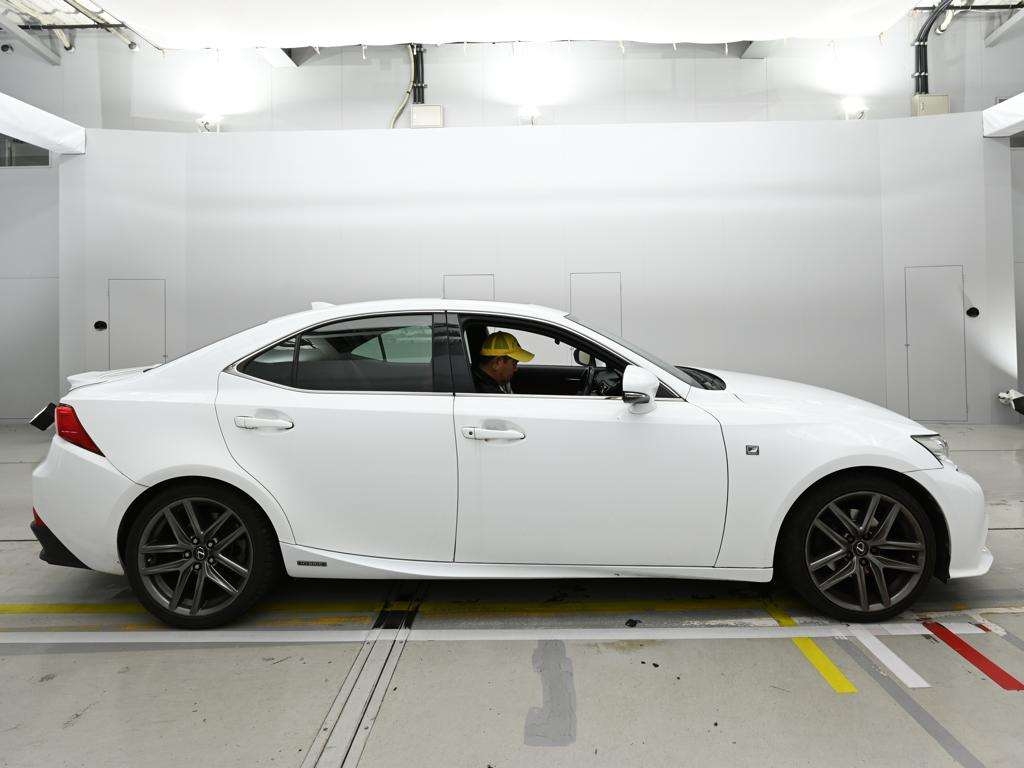 LEXUS IS300H