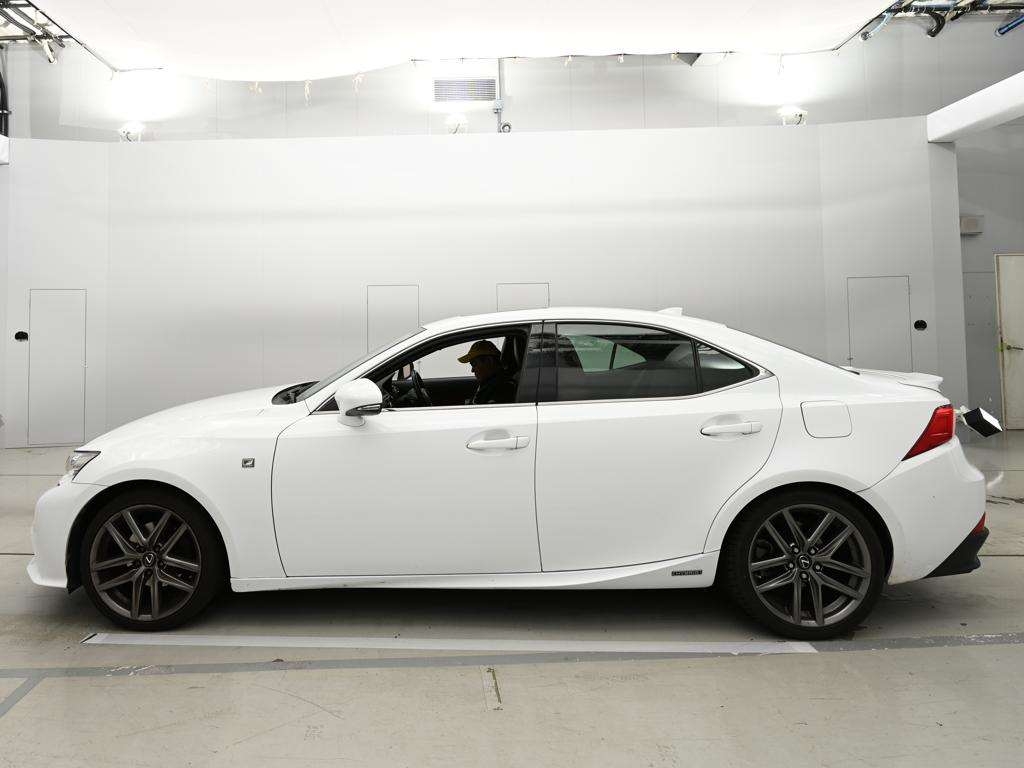 LEXUS IS300H