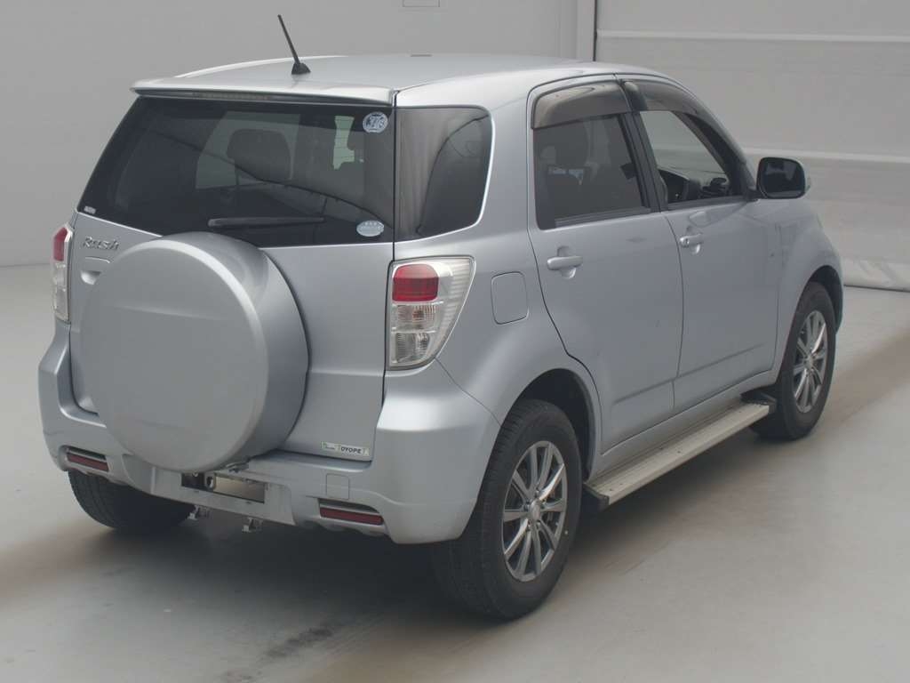 TOYOTA RUSH