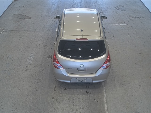 NISSAN TIIDA