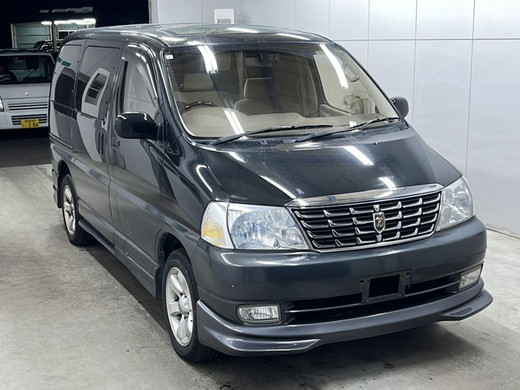 TOYOTA GRAND HIACE