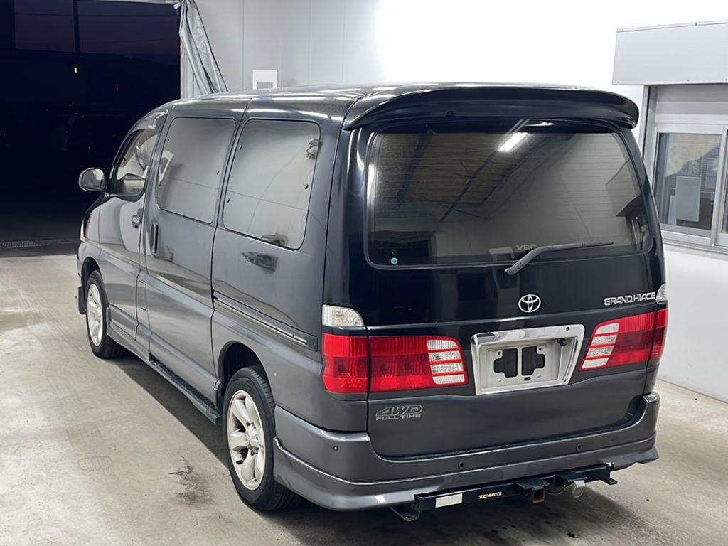 TOYOTA GRAND HIACE