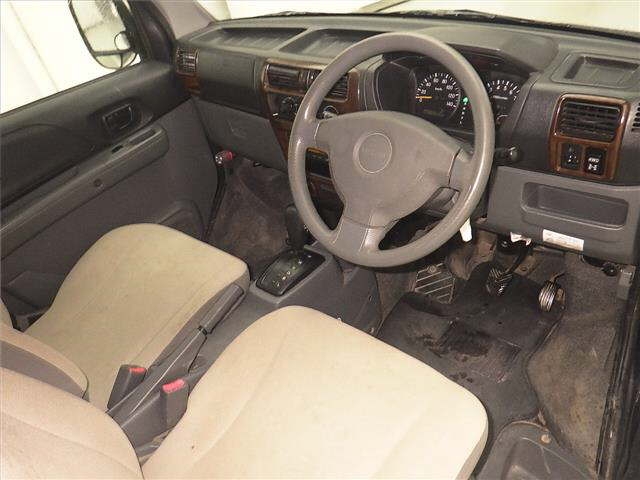 NISSAN CLIPPER