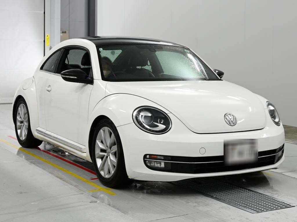 VOLKSWAGEN BEETLE