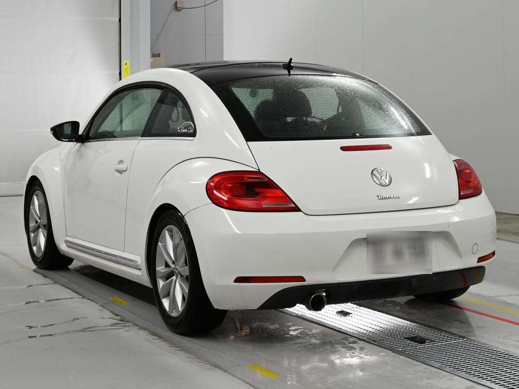 VOLKSWAGEN BEETLE