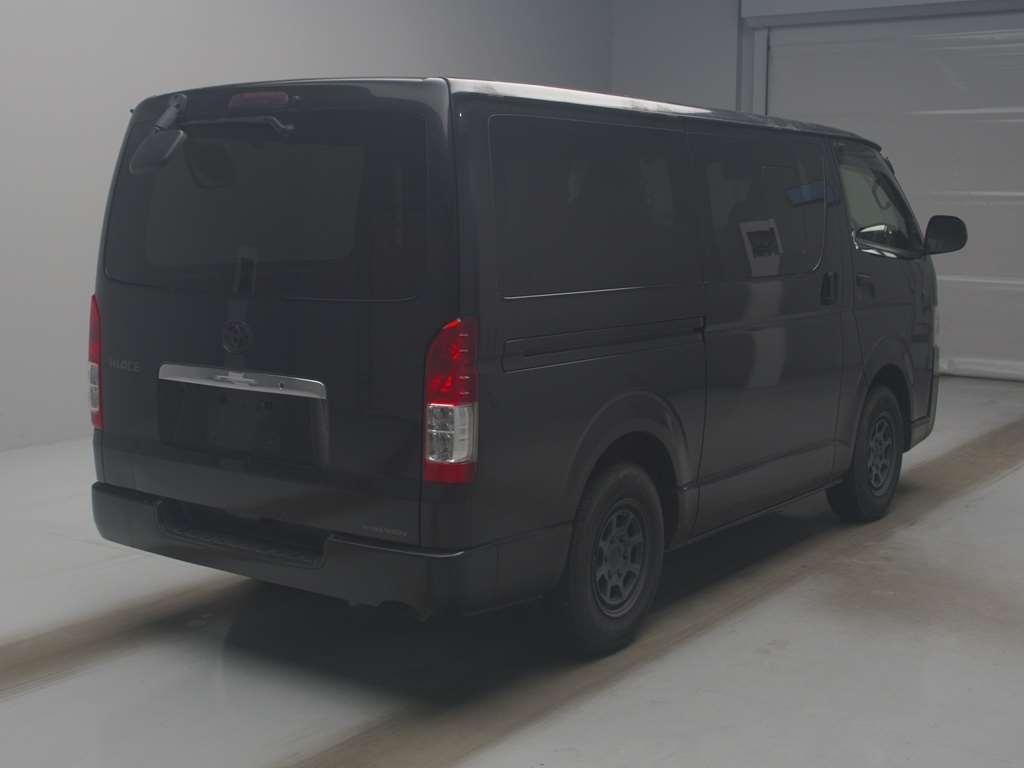 TOYOTA REGIUS ACE