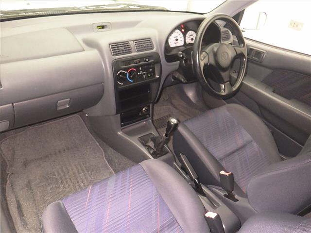 TOYOTA STARLET